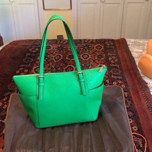 Michael Kors Bright Green handbag - Picture 2 of 4